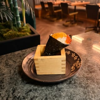 Uni & Ikura Handroll